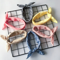 Fashion Plaid Dots Style Winter Pet Bandanas Cotton Washable Dog Bandanas Scarf Bowties Collar Pet Square Bib For Puppies Kitten