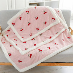 Cat Cape Cherry Pattern Fluffy Pet Blanket Warm Soft Warm Cat Sleeping Mat Velvet Comfortable Puppy Kennels Bed Cover Autumn