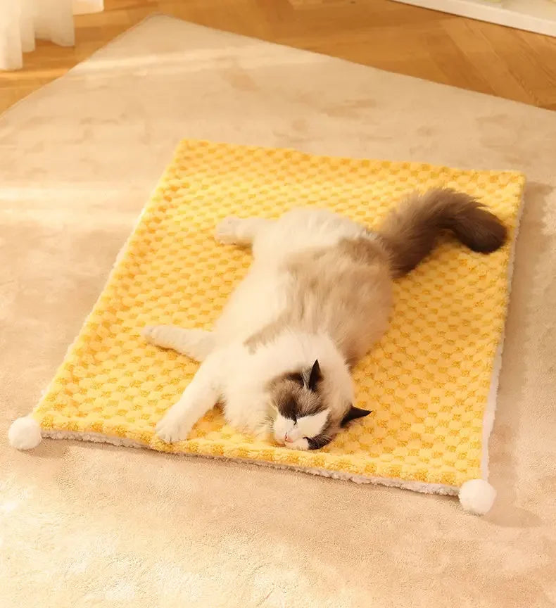 B111418260112Dog mat cat blanket autumn and winter sleeping mat sleeping floor mat winter warmth pet supplies universal bedding